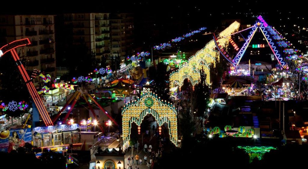 ¿Qué es la feria del Rosario de Fuengirola y cuando se celebra? 4 recinto feria noche